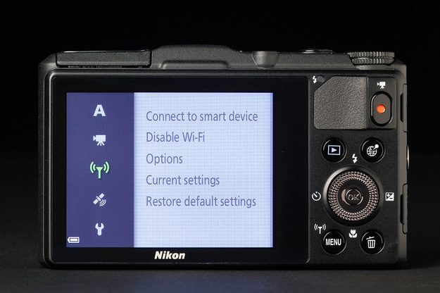 NIKON S9700 back screen wifi