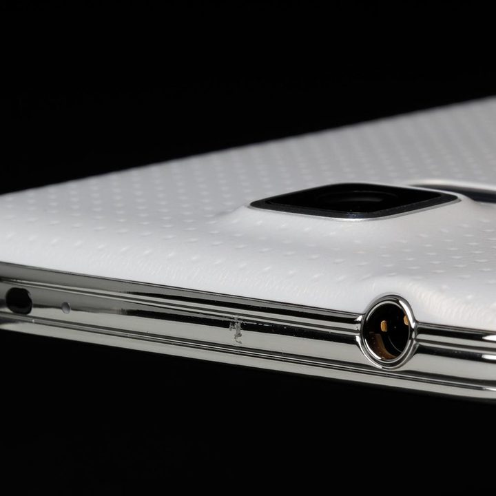 Samsung Galaxy S5 review macro top 2