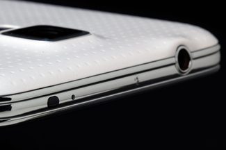 Samsung Galaxy S5 review macro top