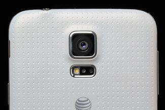 Samsung Galaxy S5 review rear camera lens macro 2