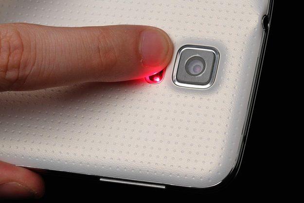 Samsung Galaxy S5 review rear light