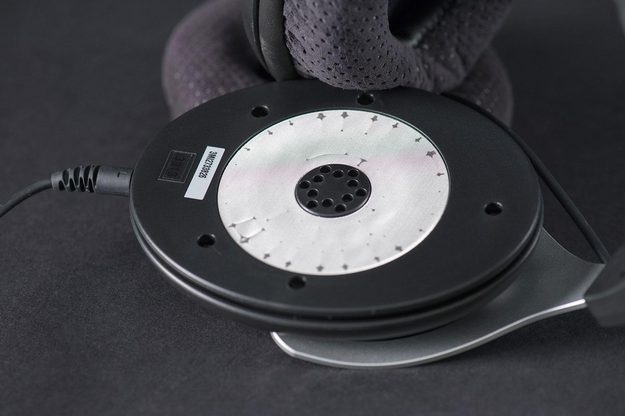 Shure SRH 1540 can open