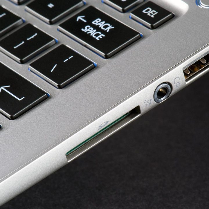 Toshiba Kirabook 2014 review ports macro