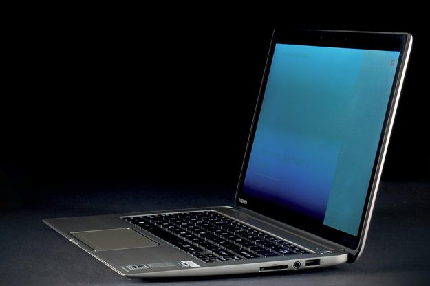 Toshiba Kirabook 2014 review screen side