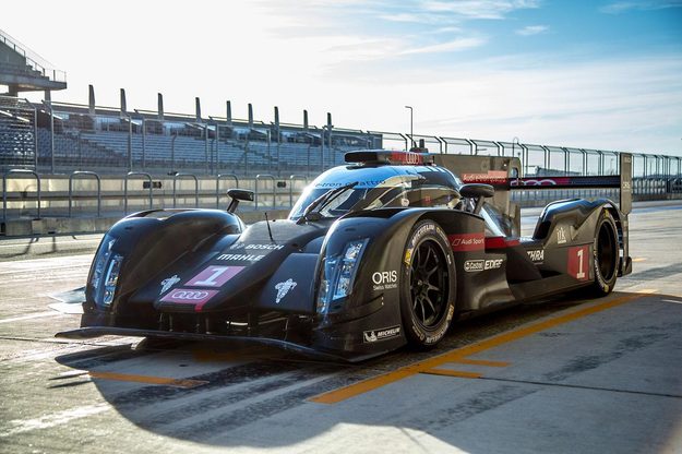 2014 Audi R18 e_tron quatro front angle