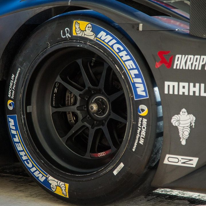 2014 Audi R18 e_tron quatro tire