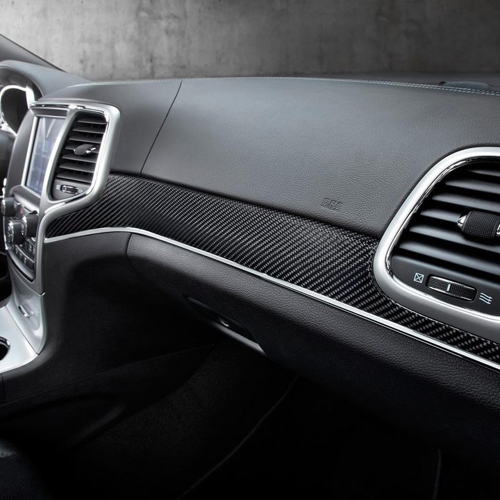 2014-Jeep-Grand-Cherokee-SRT-front-dash
