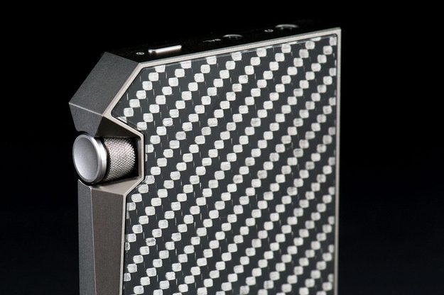 Astell & Kern AK240 back top
