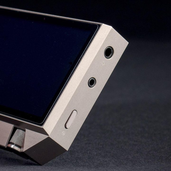 Astell & Kern AK240 top corner