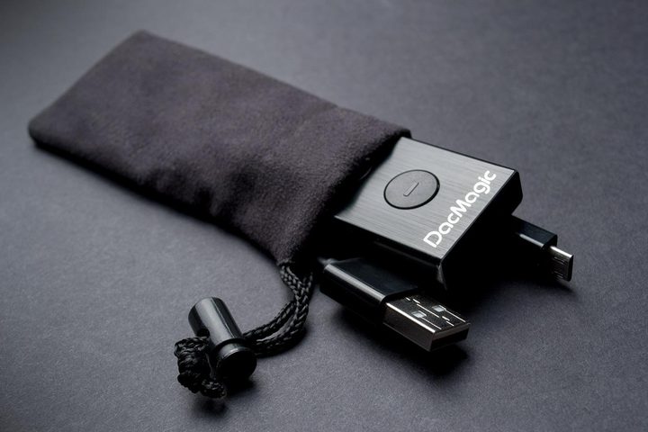 DacMagic-DAC-withcase