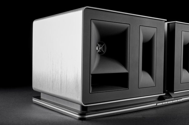Klipsch Stadium review wireless speaker drivers macro