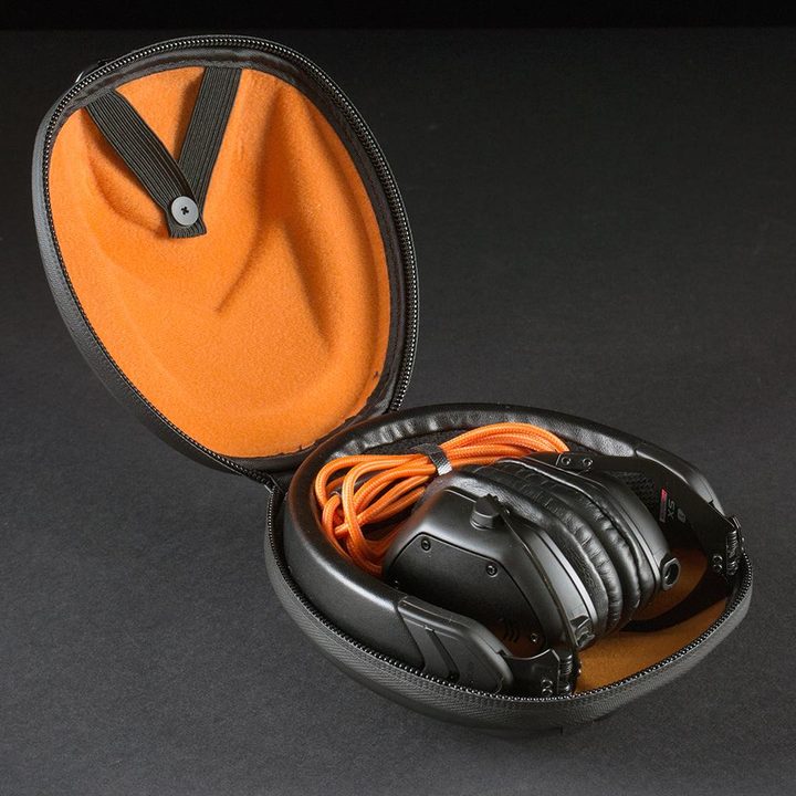 VModa XS case open