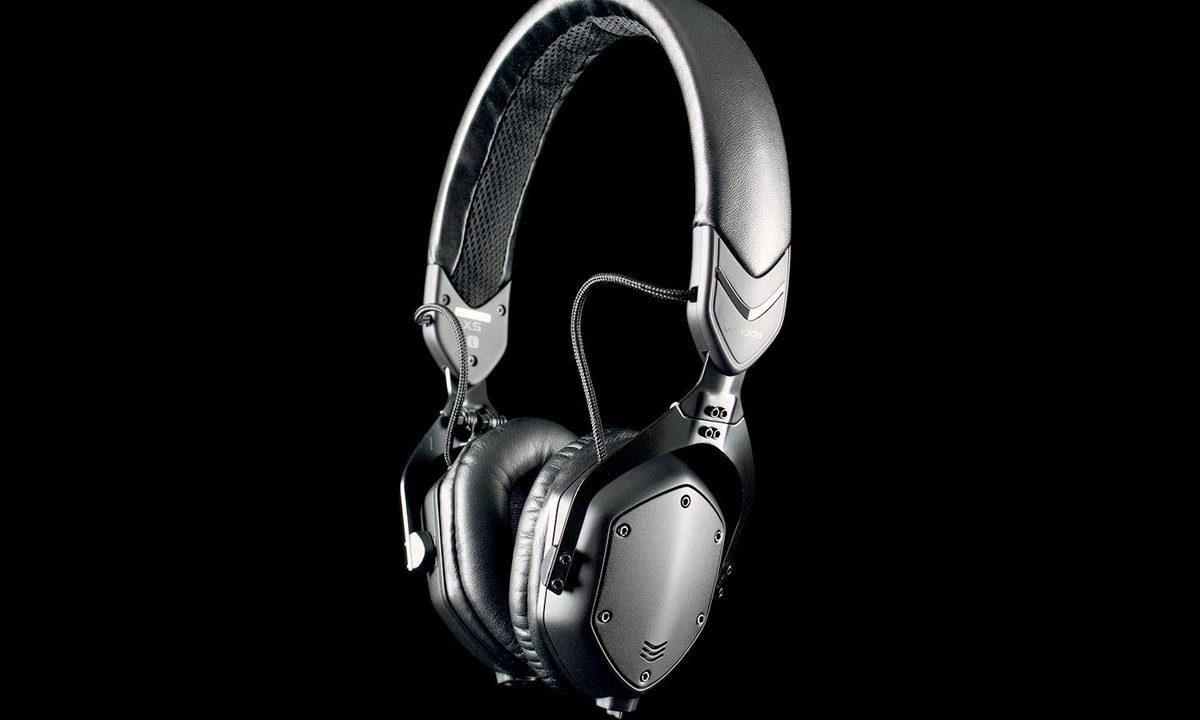 VModa XS front angle