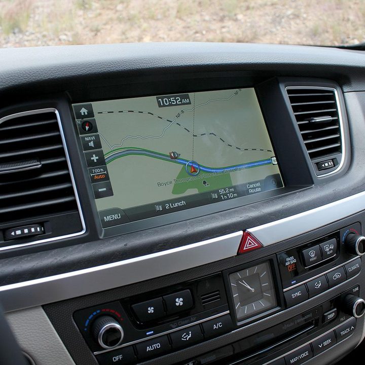 2015 Hyundai Genesis center screen