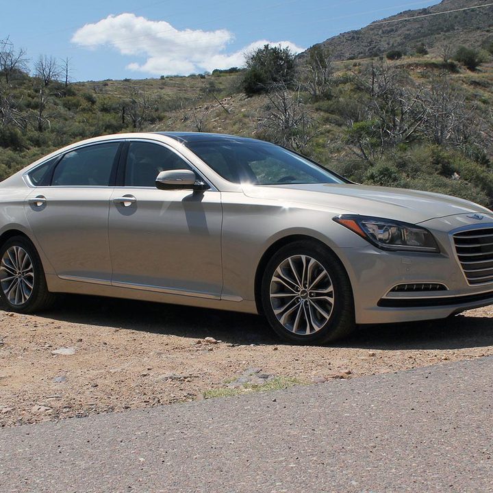 2015 Hyundai Genesis front right angle