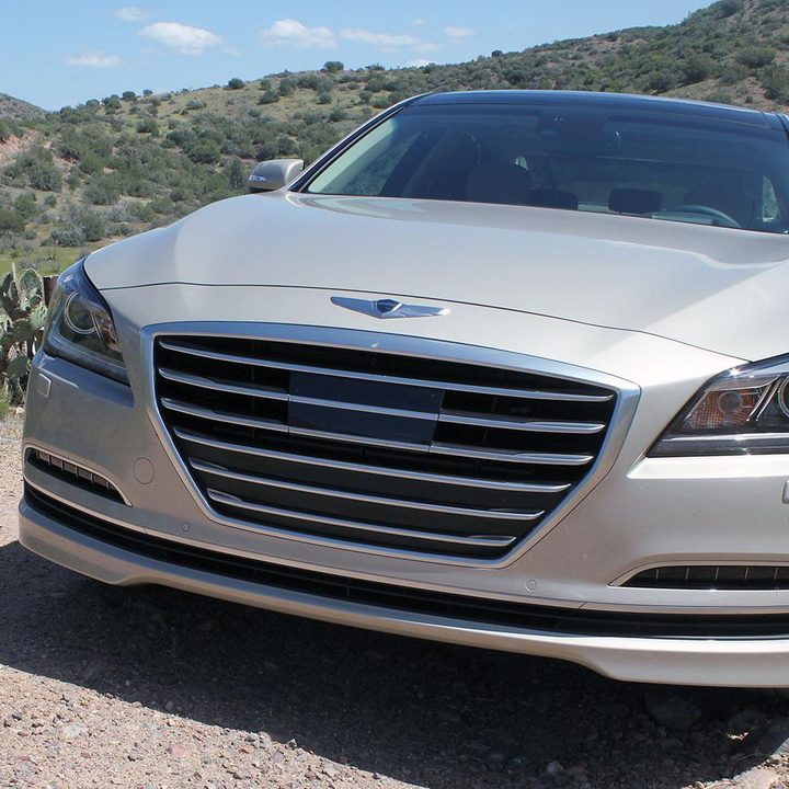 2015 Hyundai Genesis front section angle