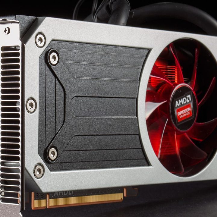 AMD Radeon R9 295X2 review jacks 1