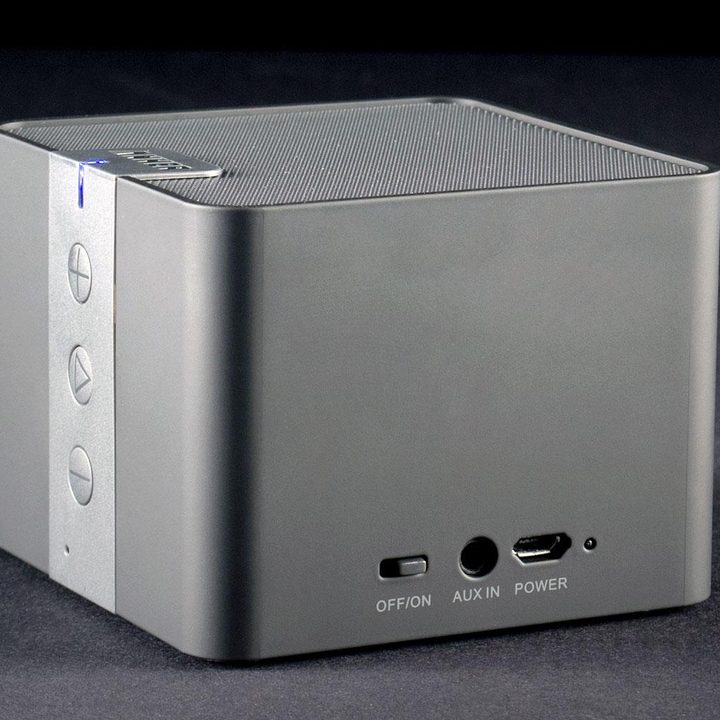 Anker MP141 right side