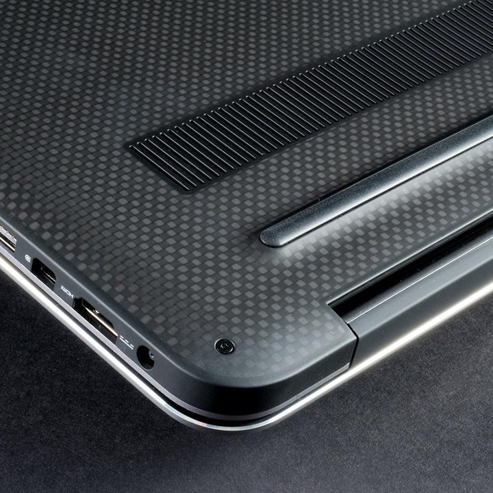 Dell XPS 15 review bottom