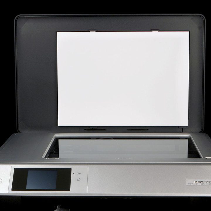 HP ENVY 5530 scanner bed open