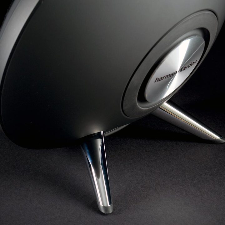 Harman Kardon Onyx Studio stand