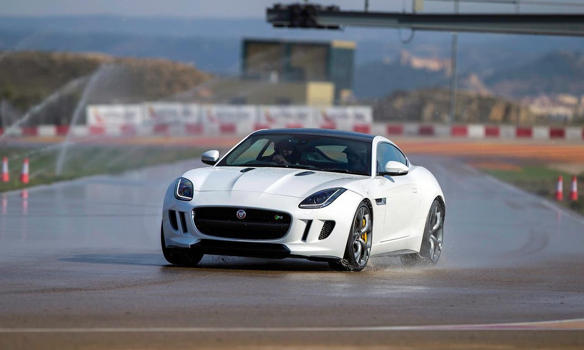 Jaguar F TYPE Coupe wet track
