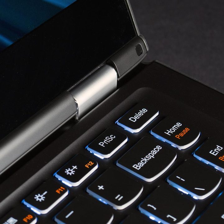 Lenovo Yoga 13 review keyboard top right