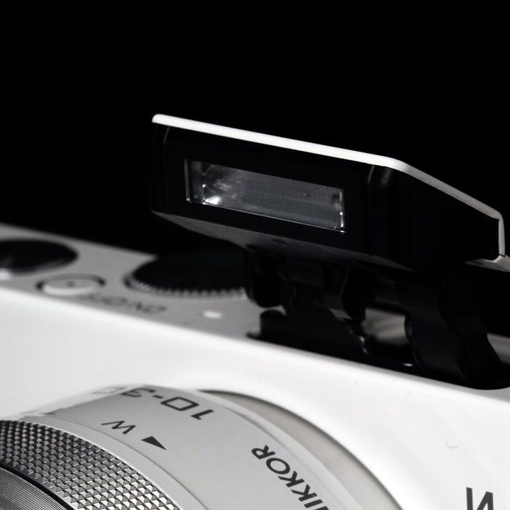 Nikon 1 J4