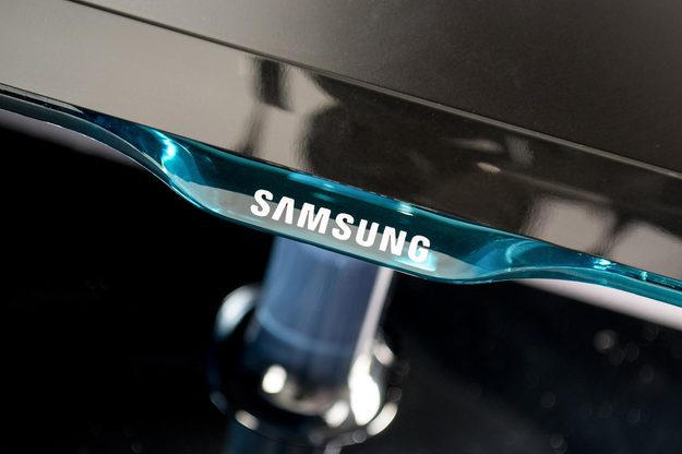 Samsung S27D390H review monitor glass logo