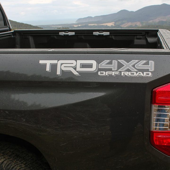 2014 toyota tundra review rear logo
