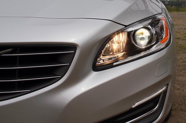 2015 Volvo S60 T6 Drive E headlight