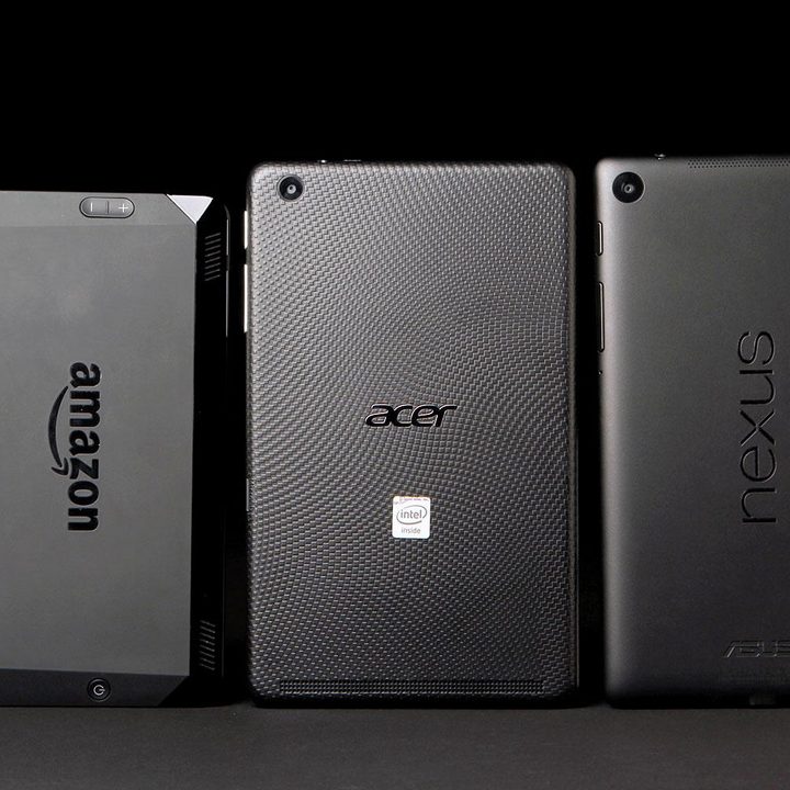 ACER Iconic ONE 7 back comparison