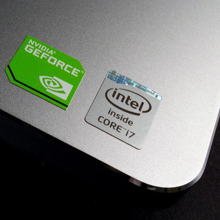 Dell Inspiron 15 7000 review Intel sticker