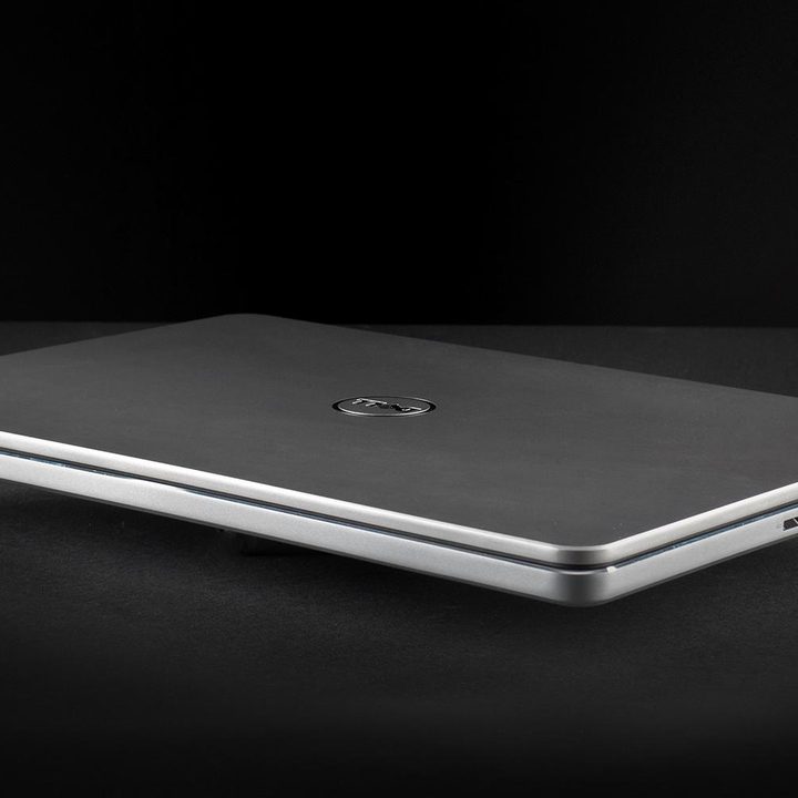 Dell Inspiron 15 7000 review lid closed