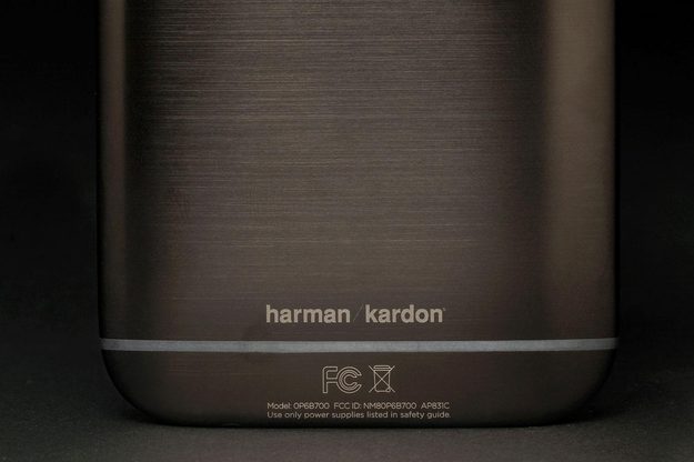HTC One M8 Harman Kardon edition bottom back