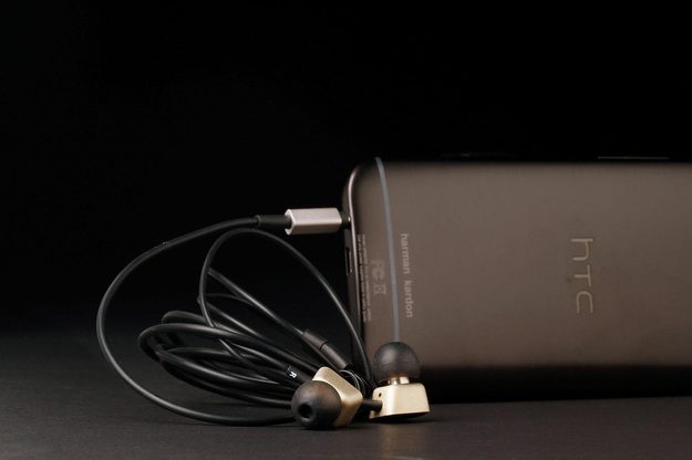 HTC One M8 Harman Kardon edition headphones