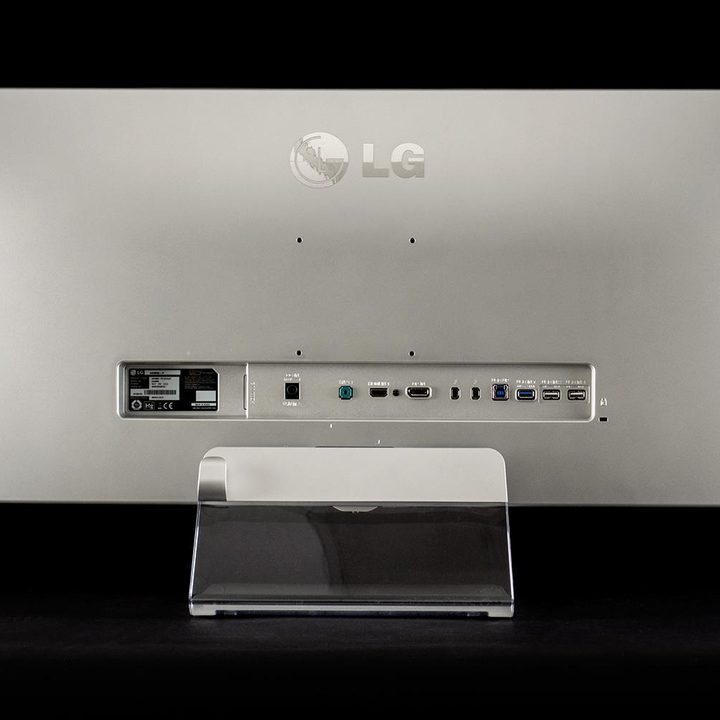 LG 34UM95 review monitor back