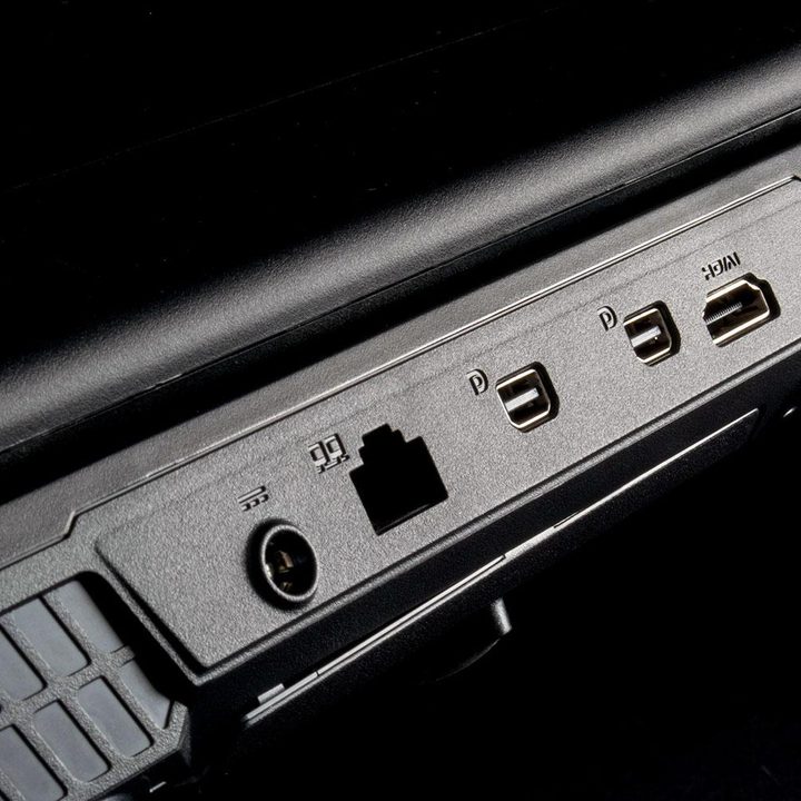 MSI Global GT60 Dominator Pro connectivity ports