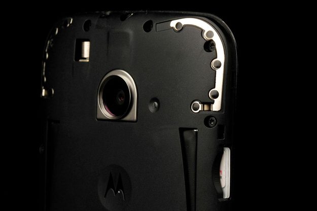 Motorola Moto E back top case off