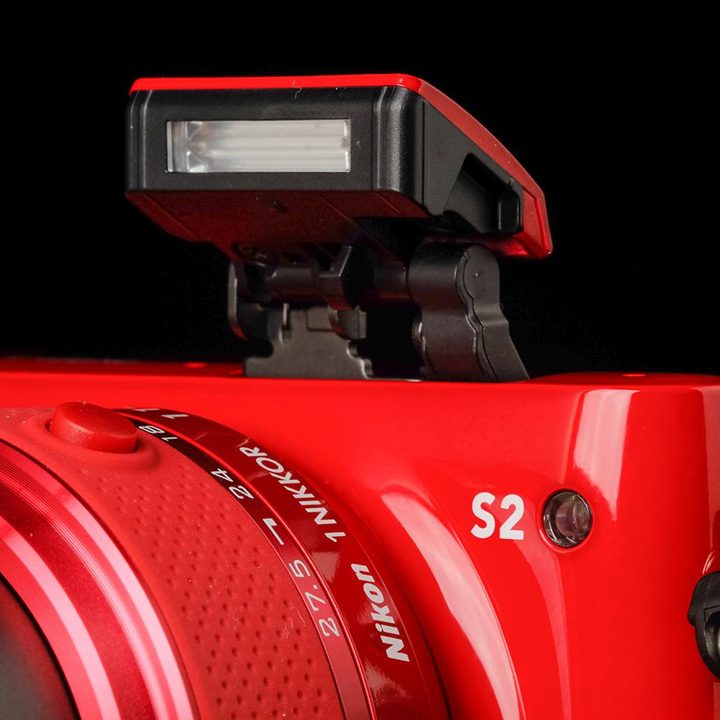 Nikon 1 S2 flash