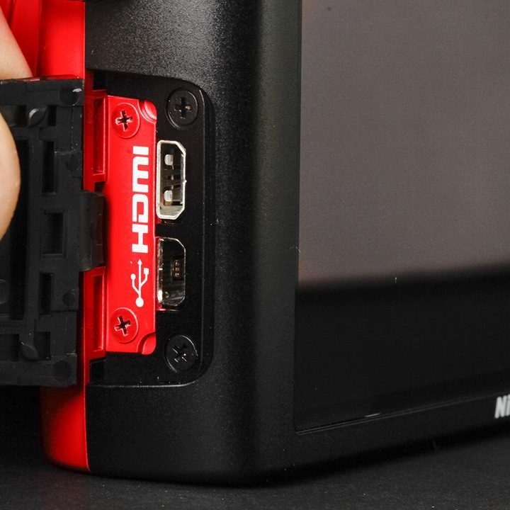 Nikon 1 S2 ports