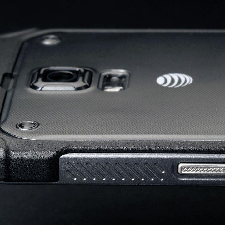 Samsung Galaxy S5 Active top back left