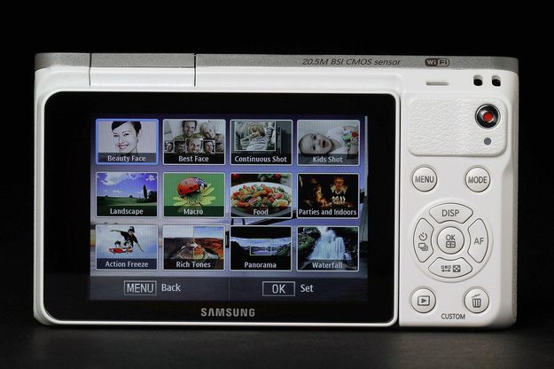 Samsung NX Mini back screen