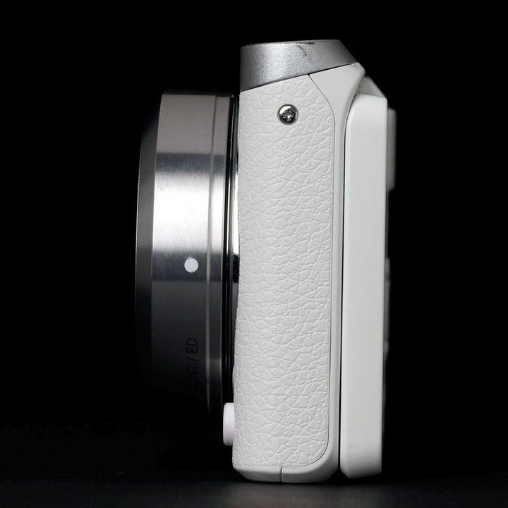 Samsung NX Mini left side