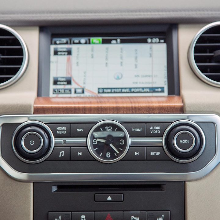 2014 Land Rover LR4 review dash controls