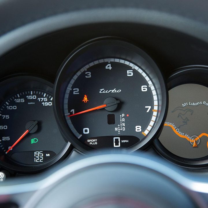 2015 Porsche Macan dashboard