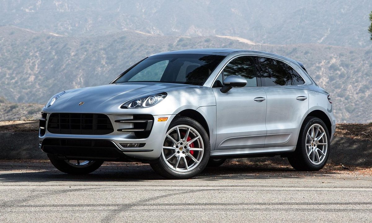 2015 Porsche Macan front left angle