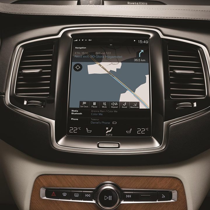 2015 Volvo XC90 infotainment