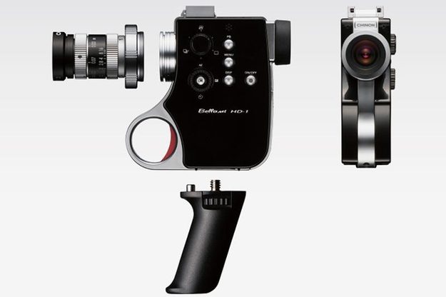 This camera has a removable grip and allows the use of various lenses.