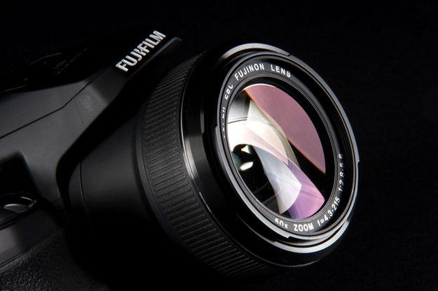 Fujifilm FinePix S1 lens